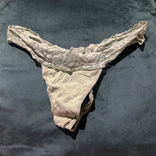 Load image into Gallery viewer, Worn Cute Thong x2 laces top..
