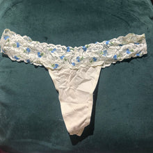 Load image into Gallery viewer, Worn Cute Thong x2 laces top..
